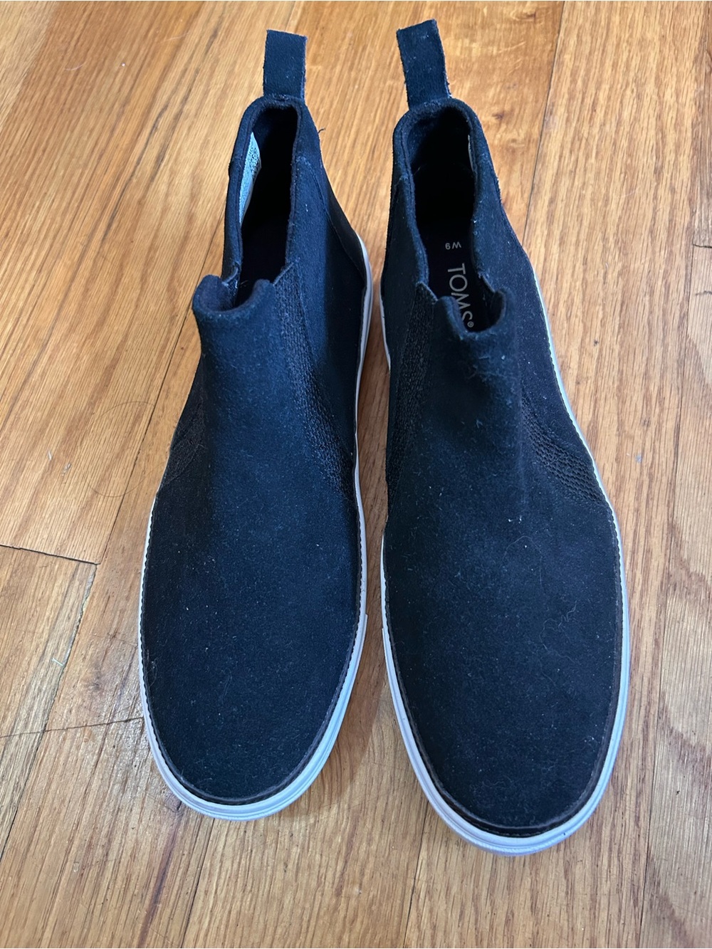 Toms Bryce Black Suede Comfort Sneaker Booties Mid Top Sz 9 Women Pull on Tab